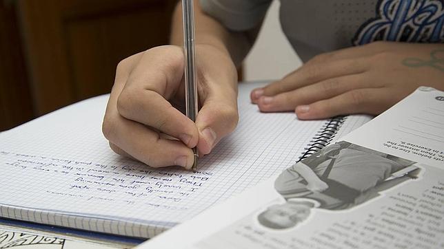 ¿Es útil llevar a tu hijo a un internado para aprobar el curso, o para educarle?