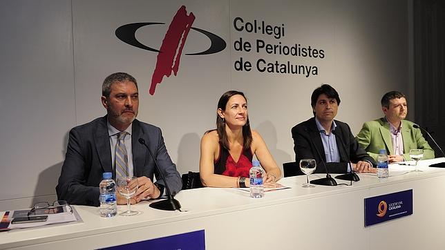 Integrantes de la Sociedad Civil Catalana en rueda de prensa