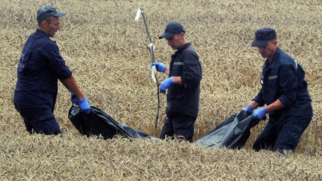 Ucrania acusa a rebeldes prorrusos de sacar 38 cuerpos de fallecidos del MH17