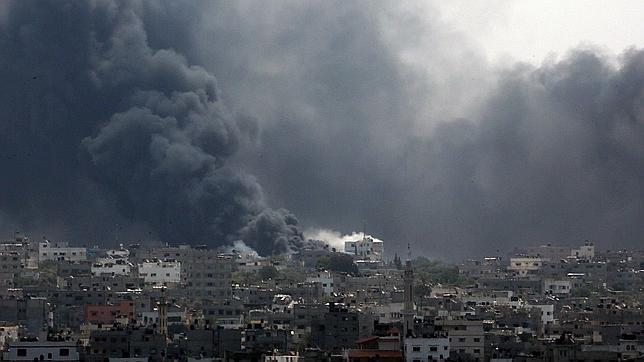 Israel accede a dos horas diarias de tregua humanitaria en Gaza