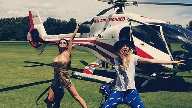 Selena Gómez y Cara Delevingne afianzan su amistad en Saint Tropez