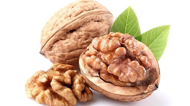 Las nueces, ricas en vitamina E, son un alimento neuroprotector