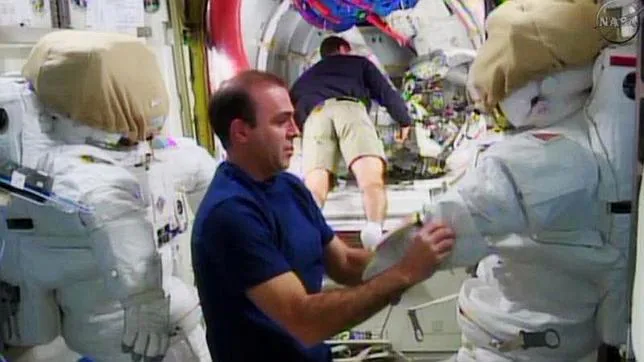 ¿Cómo hacen la colada los astronautas en el espacio?