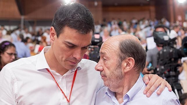 Sánchez frena la crisis creando un nuevo órgano para mantener a Javier Fernández en la dirección