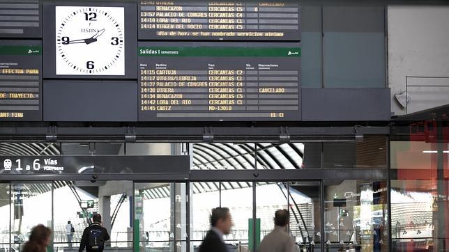 Continúa la huelga en Renfe y Adif tras una reunión sin acuerdo entre Fomento y los sindicatos