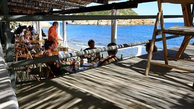 Quince pueblos del Mediterráneo sin masificar y con buen chiringuito