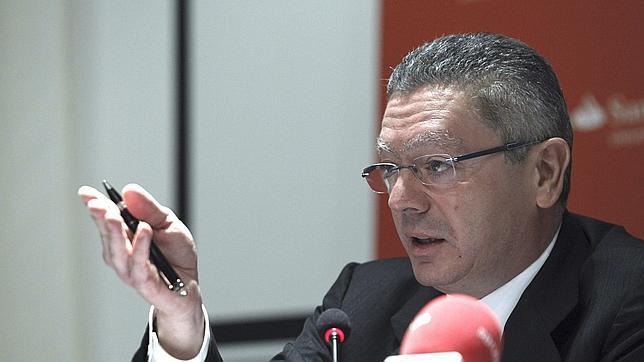 El ministro de Justicia, Alberto Ruiz Gallardón, durante una intervención en un seminario