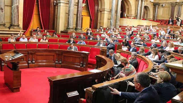 Todos los grupos del Parlament salvo CiU piden la comparecencia de Jordi Pujol