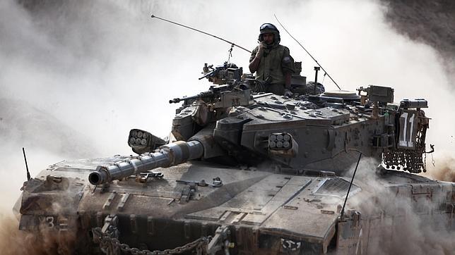 Un tanque israelí, en acción en la Franja de Gaza
