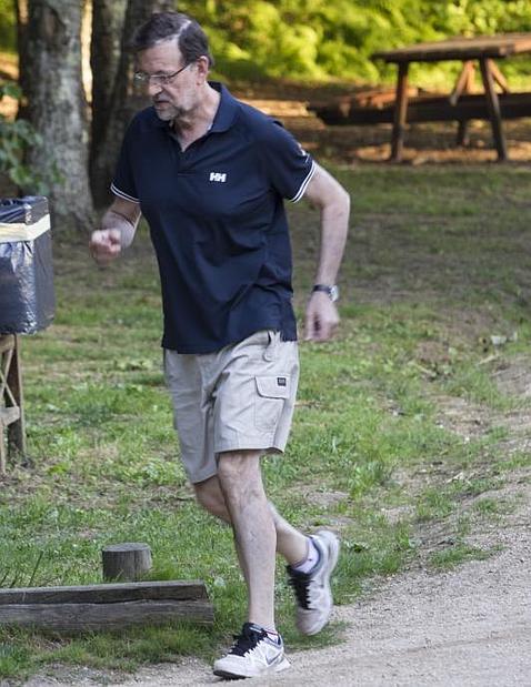 Las dispares vacaciones del presidente del Gobierno y el líder de los socialistas