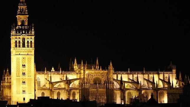 Vista de la Giralda y de la Catedral desde las cubiertas del Salvador