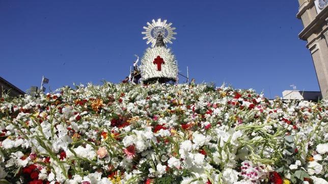 Ofrenda floral a la Virgen del Pilar de Zaragoza