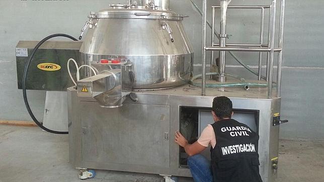 Detienen a dos implicados en robos con fuerza de un polígono industrial de Carlet