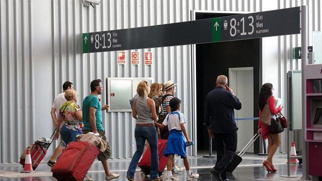 Un billete combinado permite el viaje directo de Madrid a Benidorm y Torrevieja