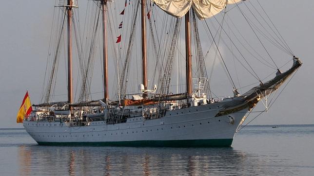 Los marineros aprovecharon la jornada de puertas abiertas para cargar la droga en «Elcano»