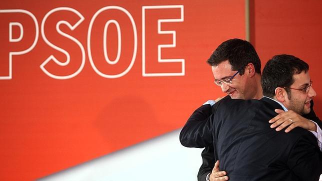 Ibán García deja vía libre a Óscar López para volver al Senado