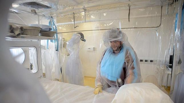 El reto de la primera experiencia clínica con ébola en Europa