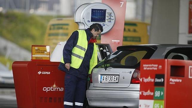 Un coche «camuflado», para «cazar» los fraudes en las gasolineras
