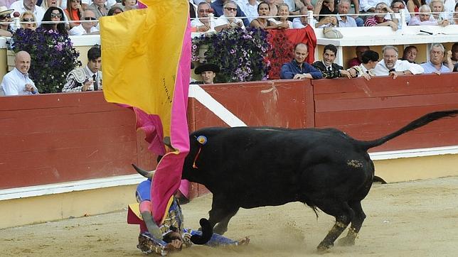 Triunfo y percance de Iván Fandiño en Bayona