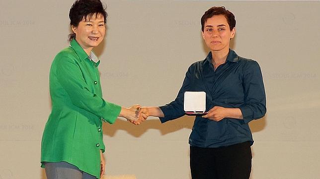 Una iraní se convierte en la primera mujer en ganar el «Nobel» de matemáticas