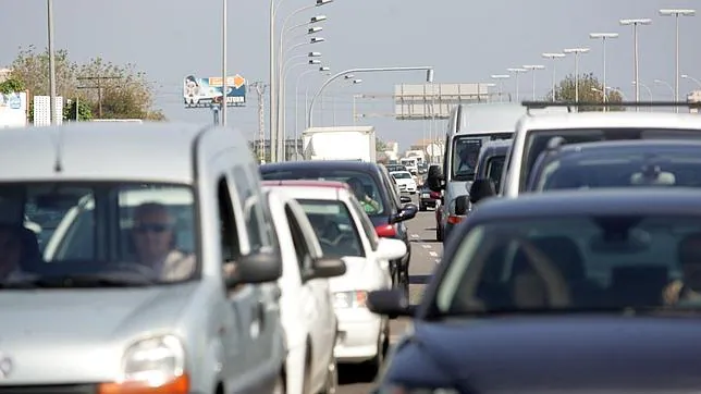 El puente de agosto aglutinará a más de 3,7 millones de coches en la Comunidad Valenciana