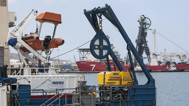 El buque 'EDT Ares', de la compañía norteamericana Phoenix Internacional, en la Base Naval de la capital grancanaria
