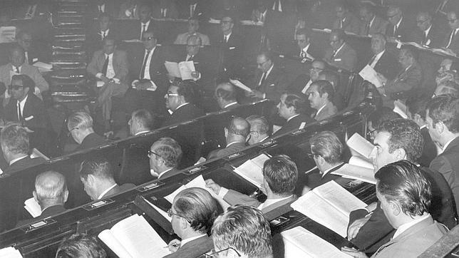 Diputados en la Cámara Baja, a mediados del siglo XX