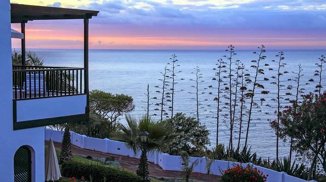 Vista de un espectacular atardecer desde el Jardín Tecina