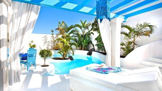 La magnífica piscina de una de las villas