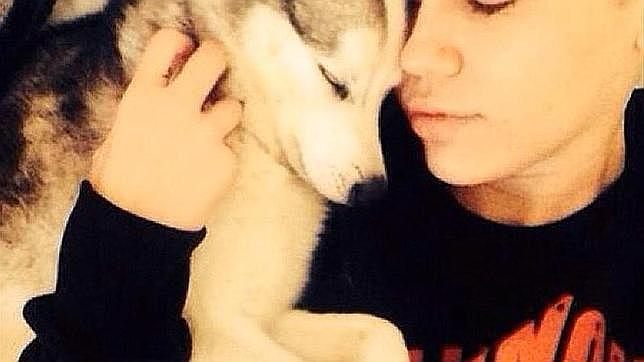 Miley Cyrus con su mascota