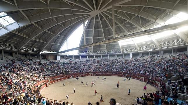 El empresario quiso meter a 8.000 jóvenes en La Cubierta