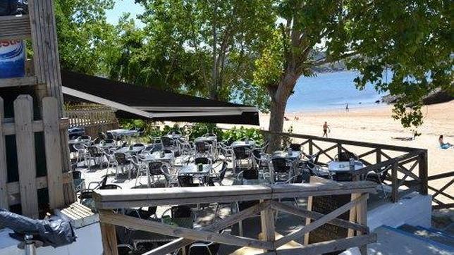 Abundantes tapas y raciones distinguen a este lugar para «aperitevear»