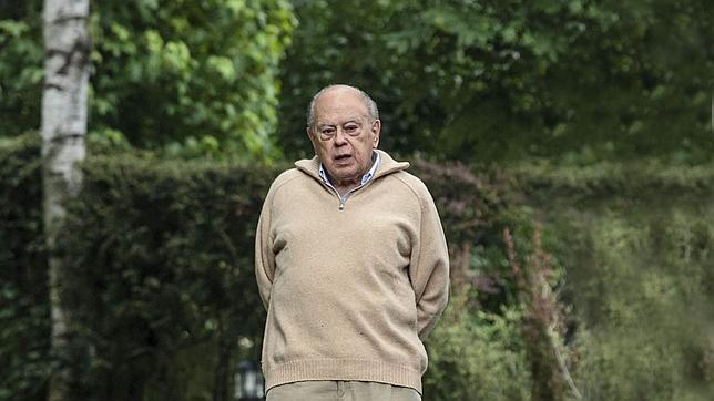 Jordi Pujol, de «muy honorable» a «persona non grata» en varios pueblos españoles