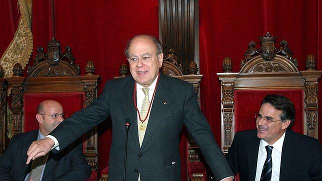 El expresidente de la Generalitat, Jordi Pujol, en Tarragona tras recibir la Medalla de Oro en 2003
