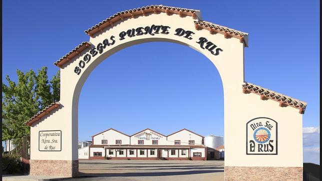 El vino tinto Puente de Rus gana el concurso «Gran Selección 2014»