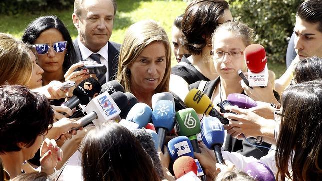 Ana Mato, en el funeral de Pajares: «Lo importante no es el protagonismo de un ministro sino la gestión en si»