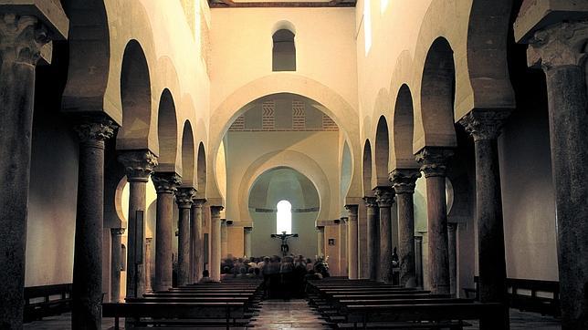 Interior de la iglesia de San Cebrián de Mazote
