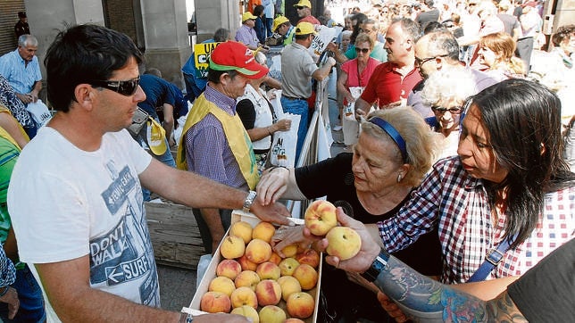 El Gobierno informa a los sectores afectados por veto ruso que los fondos no proceden de la reserva de crisis