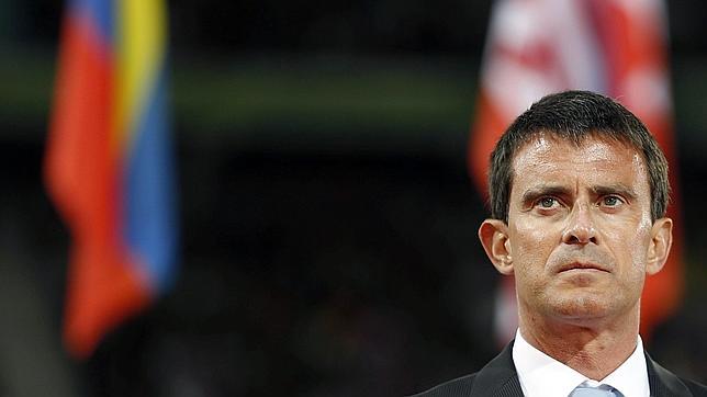 Manuel Valls presenta a Hollande la dimisión de su gobierno