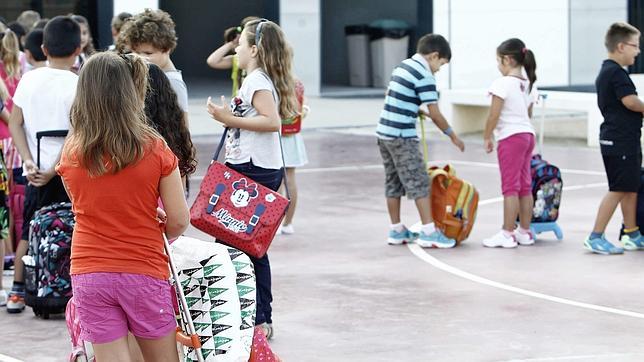 La vuelta al cole costará de media 716 euros por niño a las familias valencianas