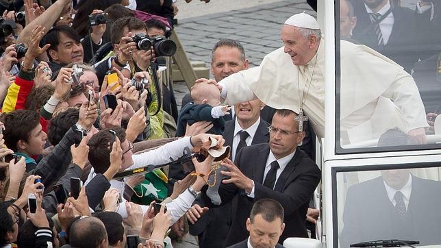El Vaticano afirma que «nada ha cambiado» en la seguridad del Papa