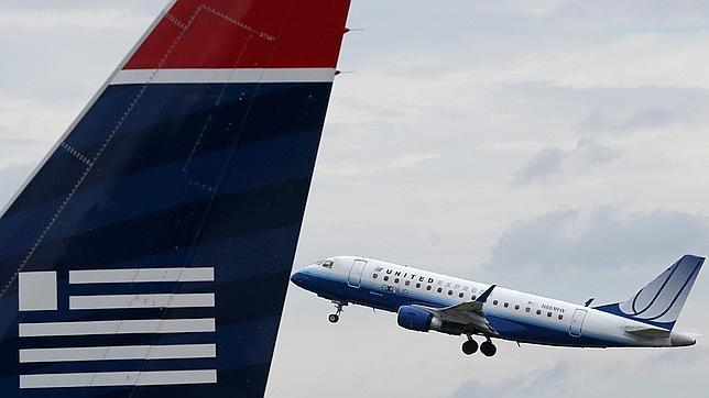 Una pelea por reclinar el asiento obliga a desviar un avión de United Airways