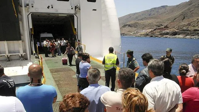 Canceladas las rutas de Naviera Armas entre Tenerife, La Gomera y El Hierro por las malas condiciones del mar