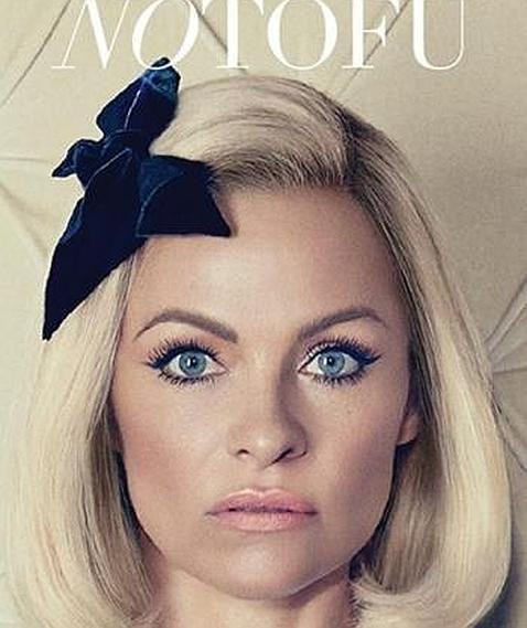 Pamela Anderson, irreconocible en la portada de «NoTofu»