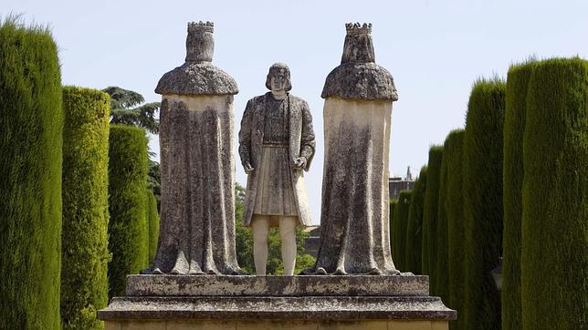 Monumento a los Reyes Católicos en el Alcázar de Córdoba