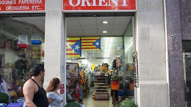 Las tiendas chinas se suman al carro independentista