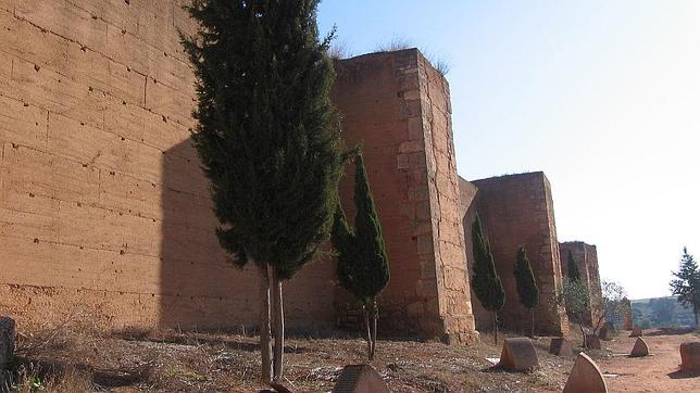 Exterior de las murallas de Niebla