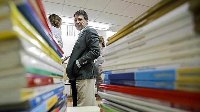 La Comunidad destinará 6 millones, un 20% más, al préstamo de libros de texto