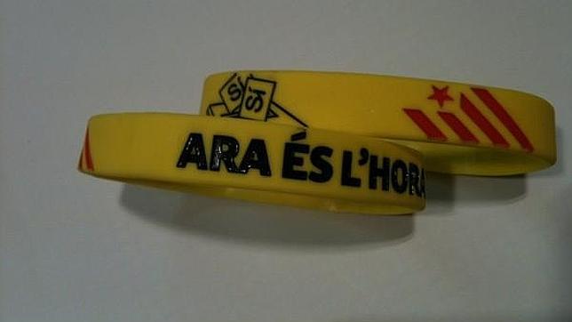 Pulseras a la venta en la página web de la Asamblea Nacional Catalana
