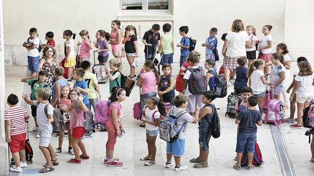 Los sindicatos piden parar las clases en más de 200 colegios por el exceso de calor